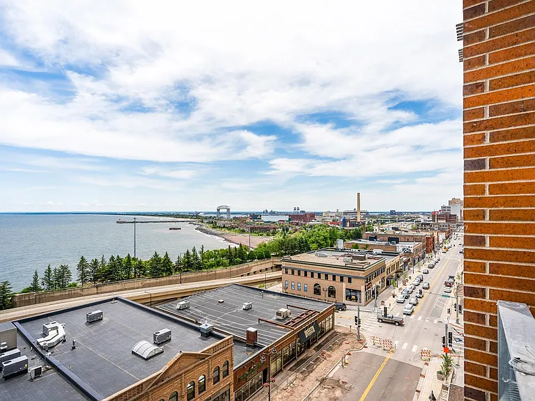 311 E Superior St #902 — Photo 4