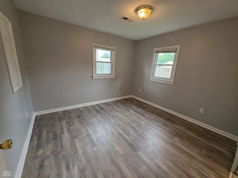 410 N 20th Ave — Photo 12