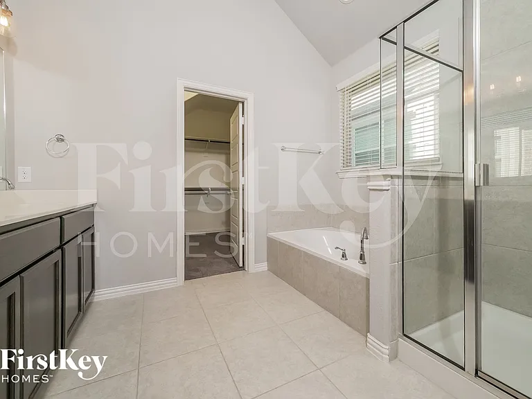 705 Bluebird Way — Photo 8