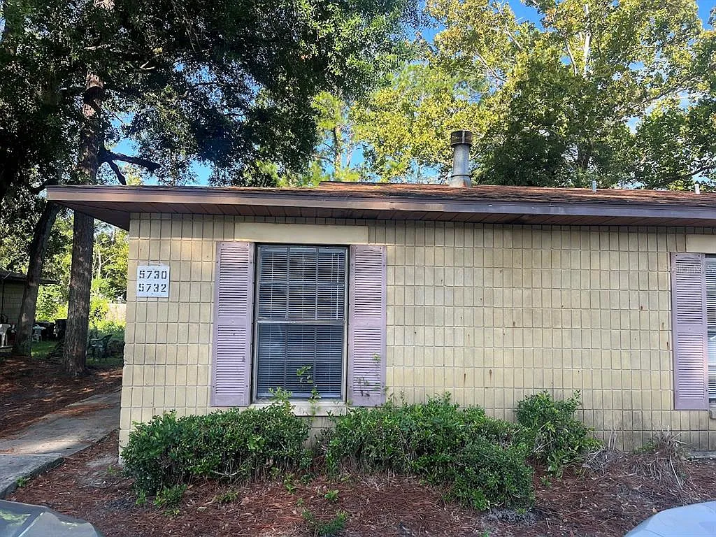 2 bed, 1.0 bath, 837 sqft, $1,200 — Photo 1