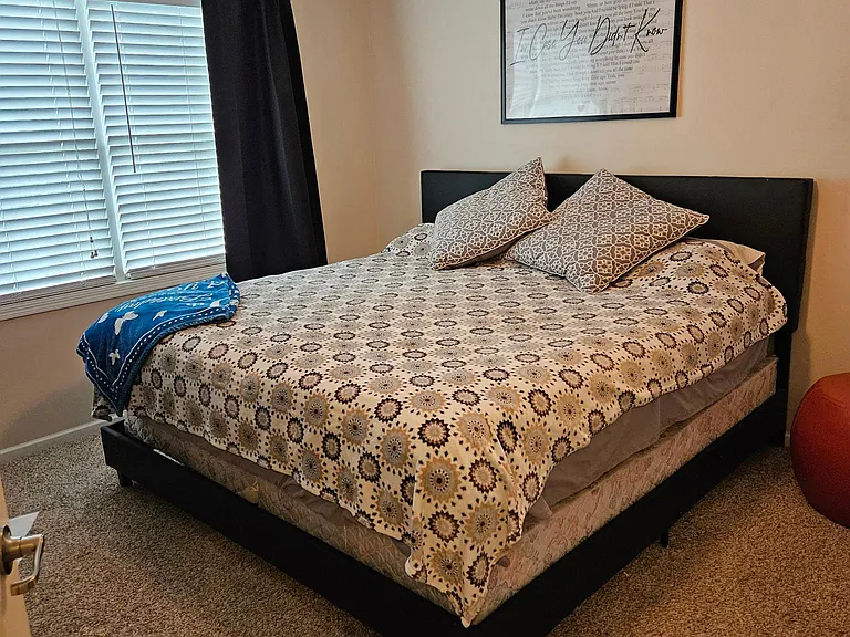 Master bedroom, access to bath and walkin closet