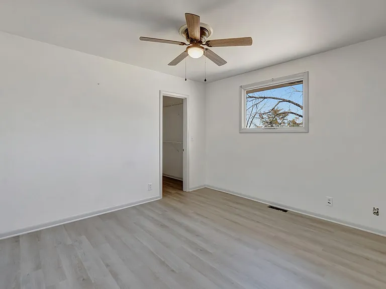 6469 Fleetwood Dr — Photo 18