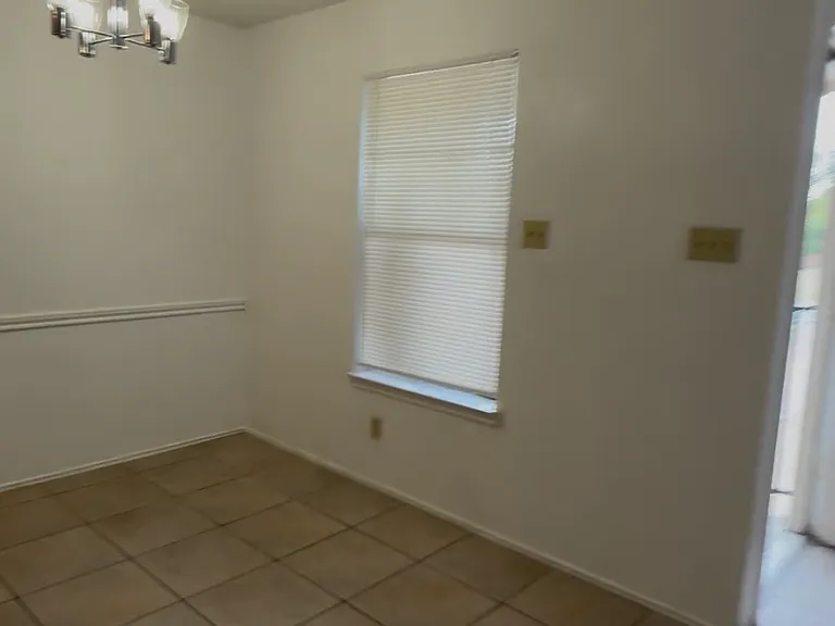 213 S Beverly St #1 — Photo 4