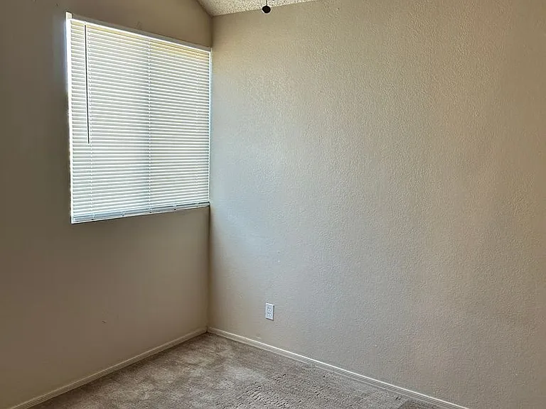 441 S Maple St #10 — Photo 7