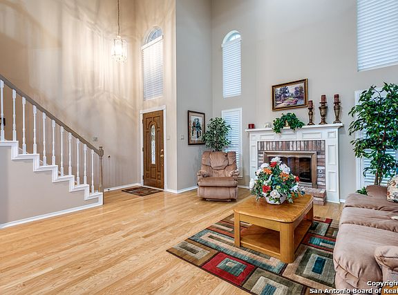 4th image of 1630 Firwick Dr