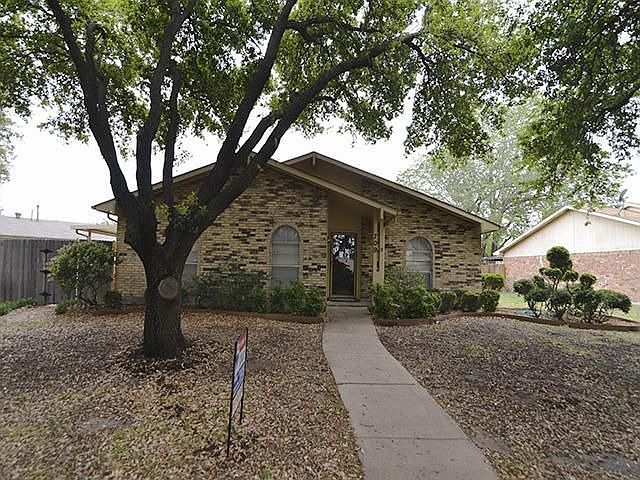 1st image of 709 Pinoak Dr