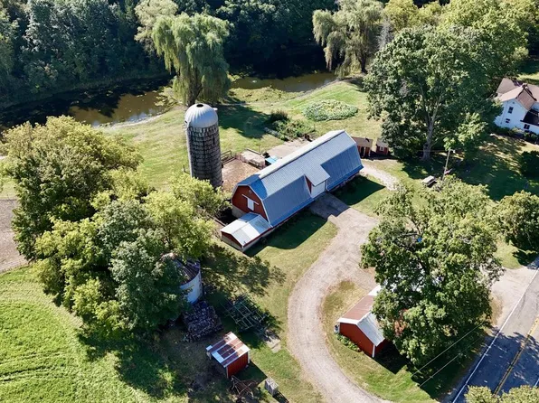 235 South Maple LANE, Burlington, WI 53105