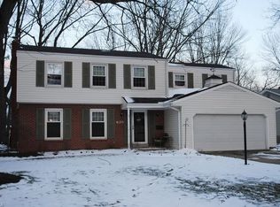 6125 Park Ridge Dr, North Olmsted, OH