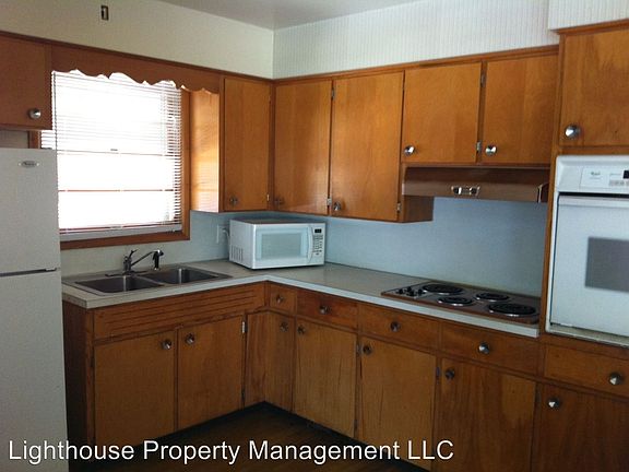 4th image of 933 Sweet St NE