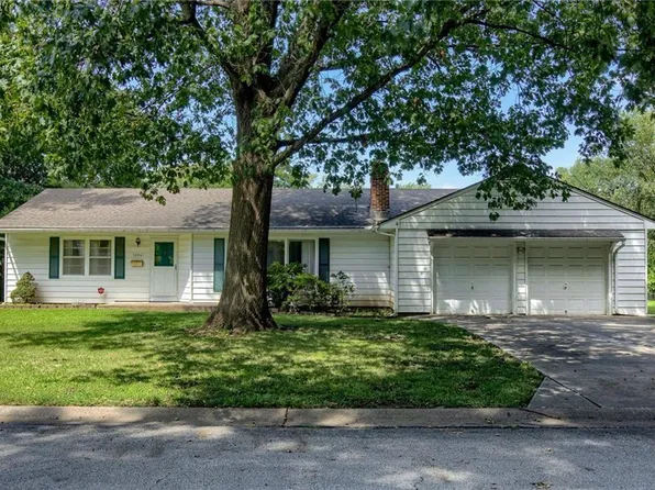 1006 Little Ave, Grandview, MO 64030