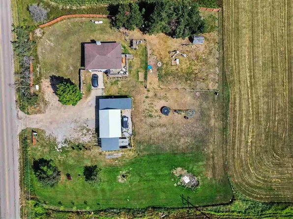 1705 McDougal Rd, Petoskey, MI 49770