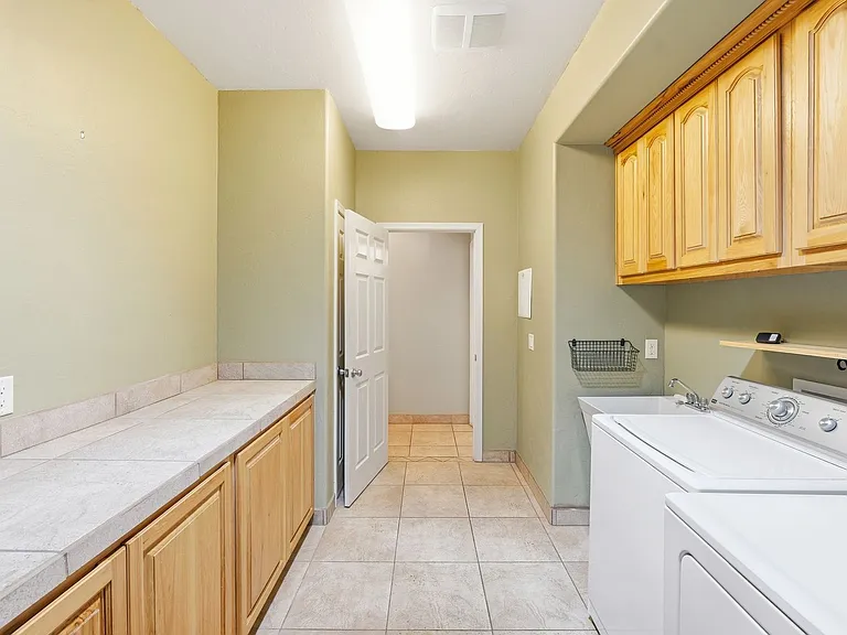 4212 S Hackberry Dr — Photo 17