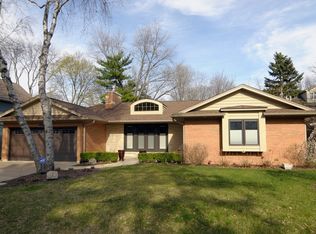 668 S Loomis St, Naperville, IL 60540