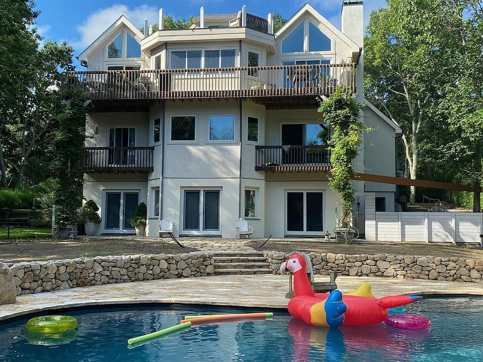 1st image of 19 Island View Dr E