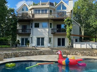19 Island View Dr E, Sag Harbor, NY 11963