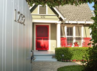 1232 N Poinsettia Pl, West Hollywood, CA 90046