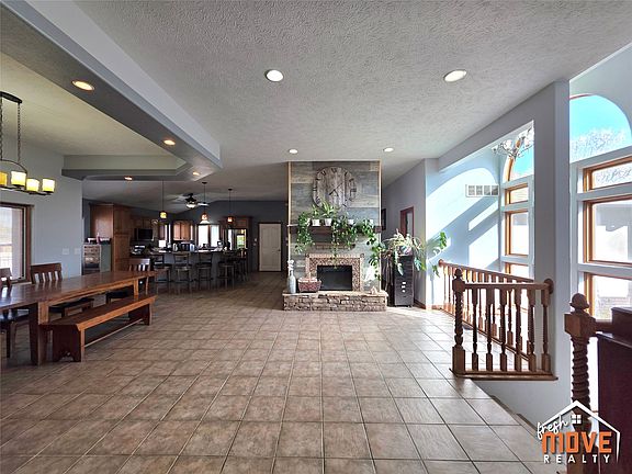 5th image of 2014 Hillpointe Pl