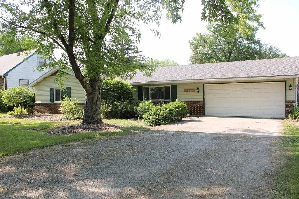 4623 Dodge Ave photo 1