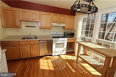 2nd image of 9491 Cloverdale Ct