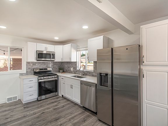 4th image of 7595 Turner Dr