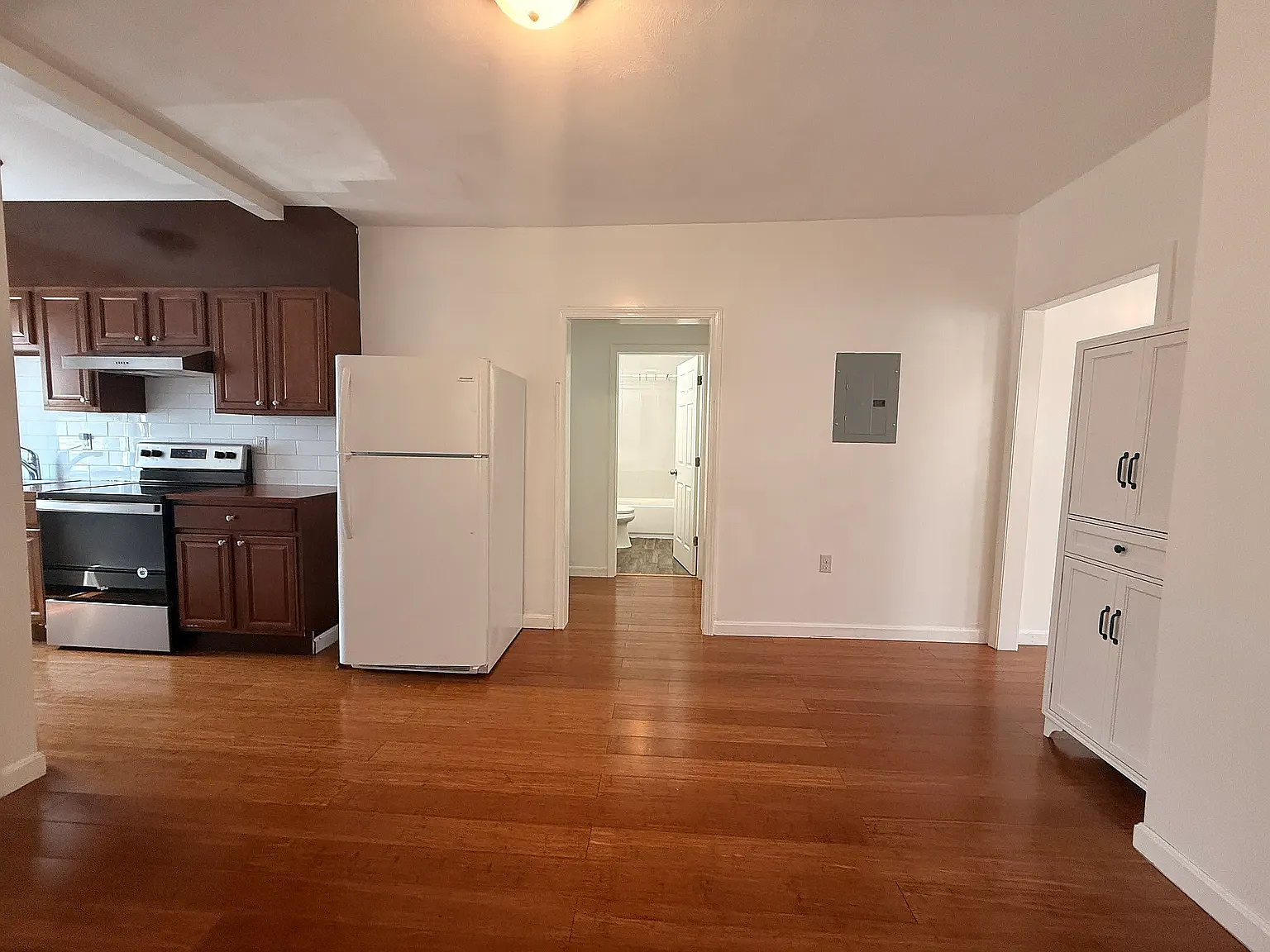 2 bed, 1100 sqft, $1,750 — Photo 4