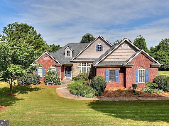 2nd image of 2008 Jefferson Hall Dr