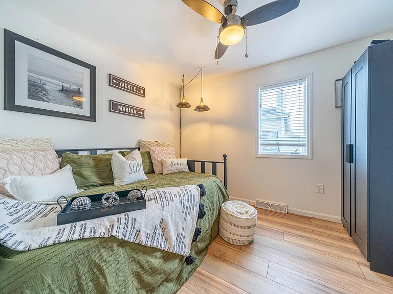 642 W Pine Ave #2 — Photo 12