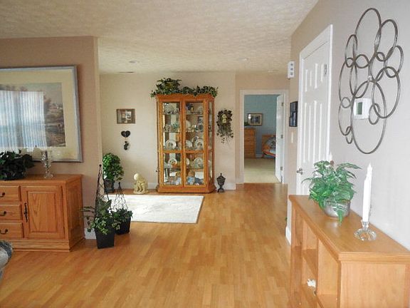 3rd image of 190 Beckford Way