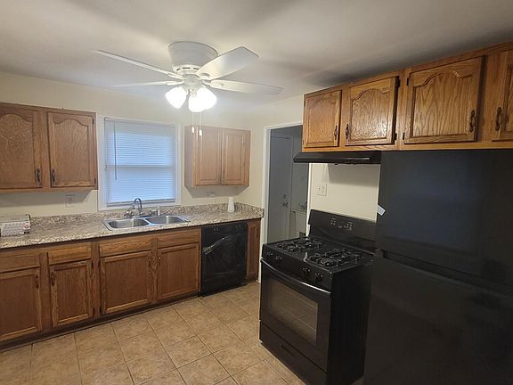 3rd image of 332 Marquette St