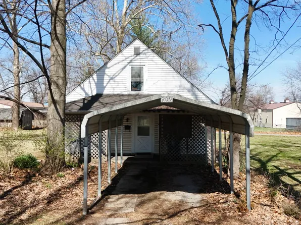 909 W Center St, Fairfield, IL 62837