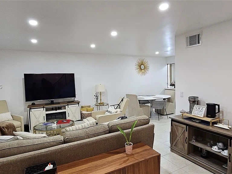 1845 NW 4th Ave #17 — Photo 10