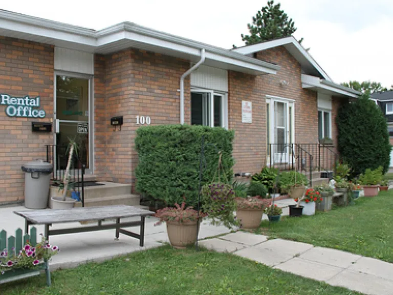 195 Denistoun St — Photo 15
