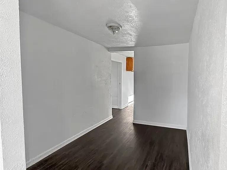 1013 Joe Bailey St — Photo 5