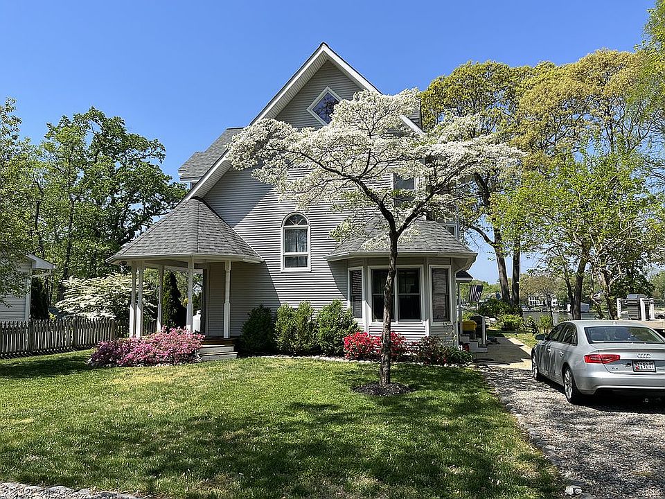 2nd image of 866 Doris Dr