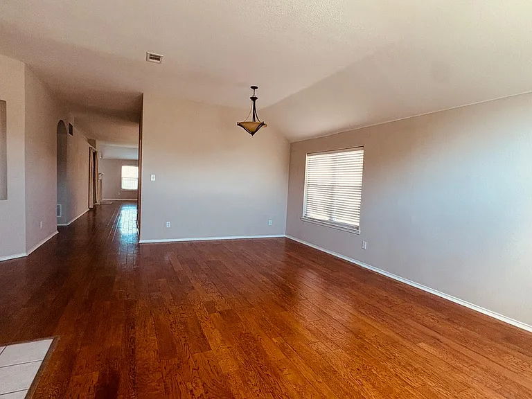 5970 Dustin Trl — Photo 7