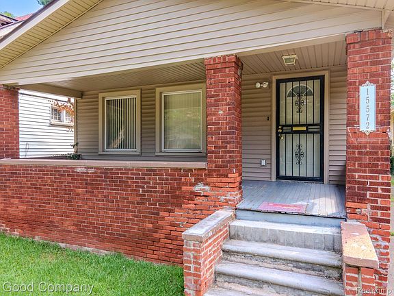 2nd image of 15572 Normandy St