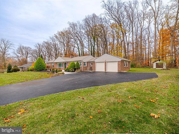 4th image of 705 Potter Dr