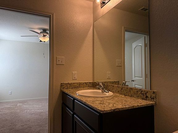 5th image of 709 Yearwood Ln