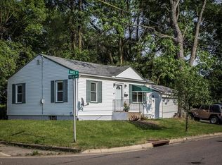 695 Davis St, Akron, OH 44310