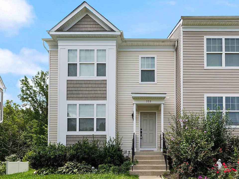 555 English Oak Ln
