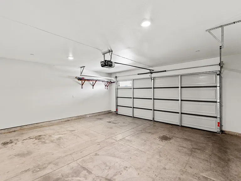 1029 S Montebello Blvd — Photo 44