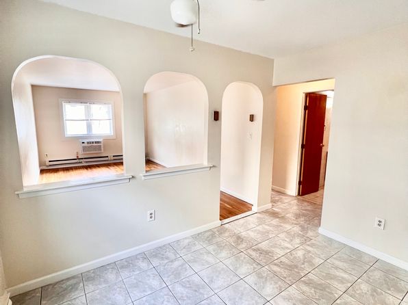 15512 Locke Ave FLOOR 1