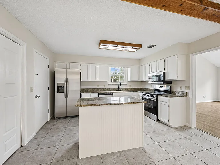 11018 Reading Rd — Photo 12