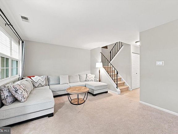 3rd image of 292 Carlyn Ct