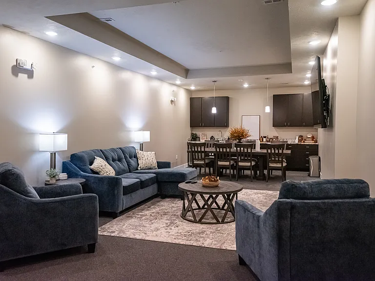 Community lounge area located at Heartland Flats Alliance.