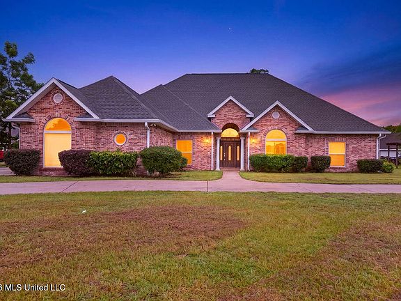 2nd image of 18241 Robinwood East Dr