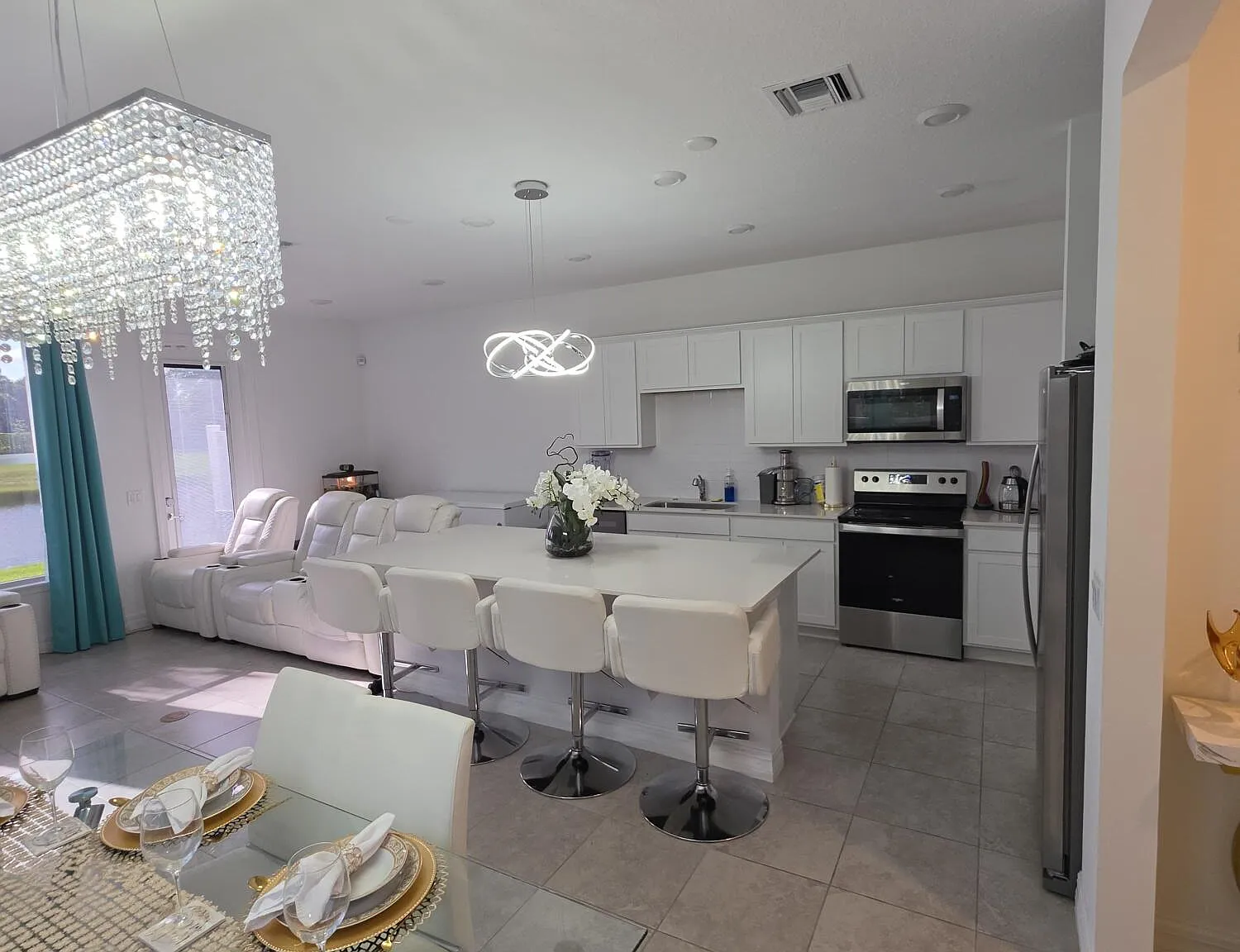 3 bed, 2.5 bath, 1635 sqft, $3,500 — Photo 3