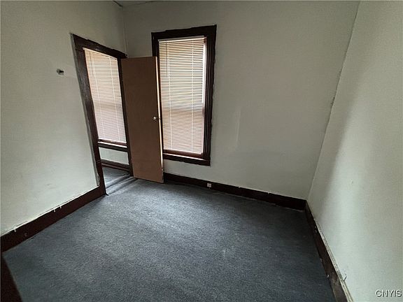 4th image of 304 Hartson St
