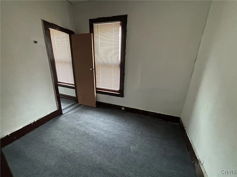 304 Hartson St — Photo 4