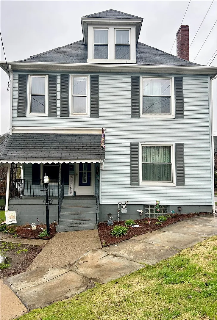 331 4th St photo 1